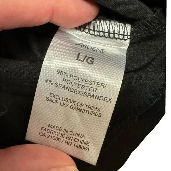 🌟 Ardene Women's Off-Shoulder Long Sleeve Crop Top Black Size L 🌟 - Picture 3 of 5